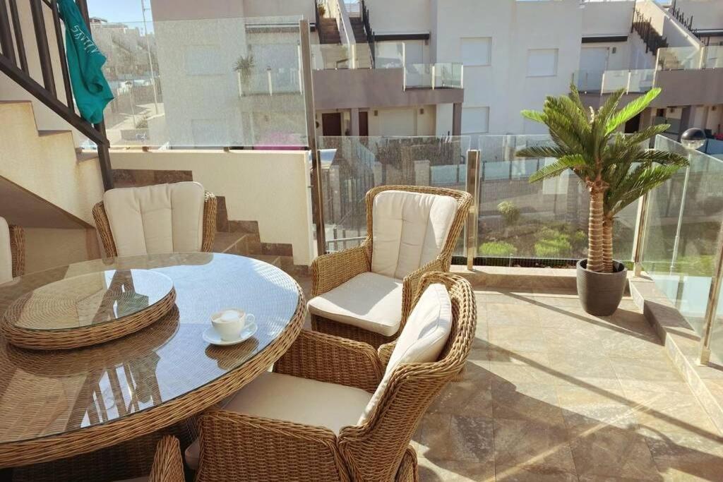 Black Sun. Modern Penthouse In 또레비에하 외부 사진